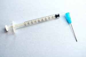 Śmiertelny zastrzyk – historia szczepień